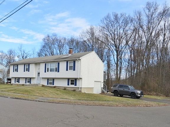 3rd image of 3 Green Hill Ln