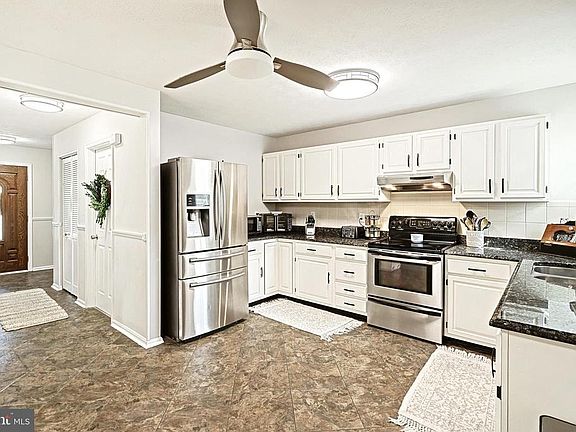 4th image of 65 Marhill Ct