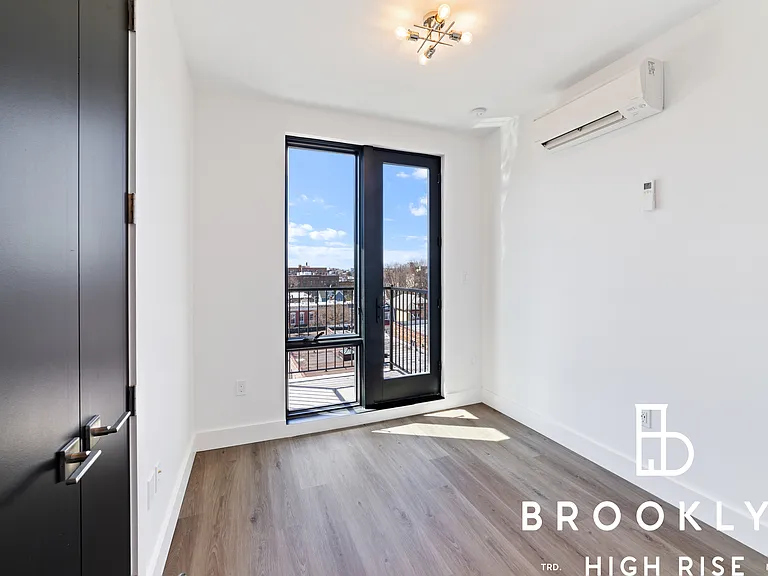 1286 New York Ave #4C — Photo 13