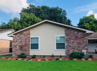 804 N Plantation Dr, Angleton, TX 77515