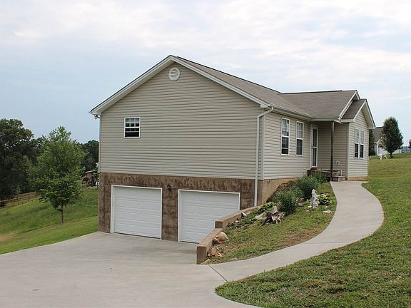 2nd image of 215 Hollow View Dr SE