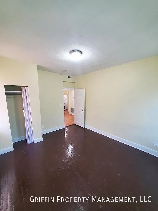 2 bed, 985 sqft, $1,200 — Photo 2