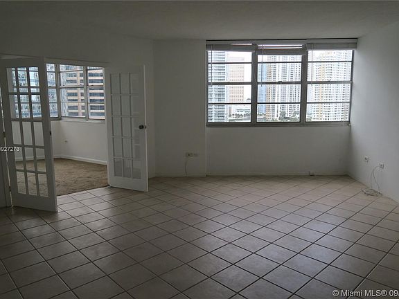 5th image of 825 Brickell Bay Dr APT 1547