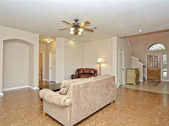 4th image of 1501 Rainbow Parke Dr
