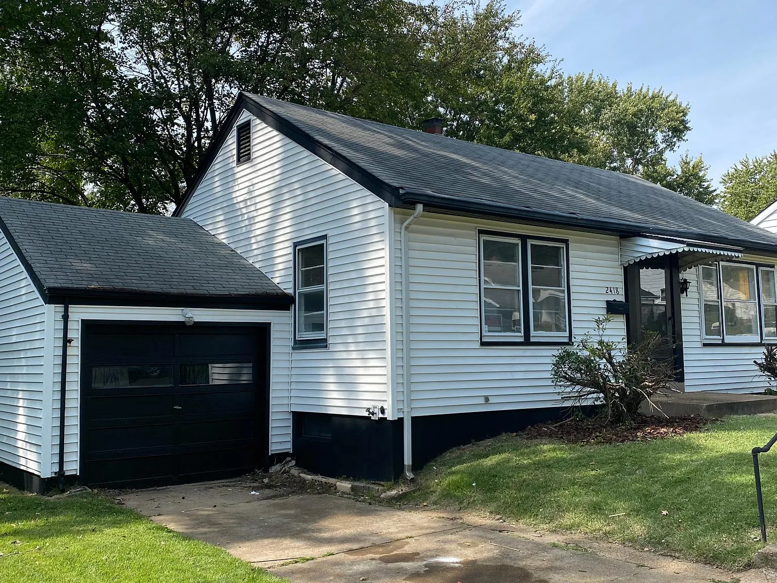 3 bed, 1100 sqft, $1,350 — Photo 2