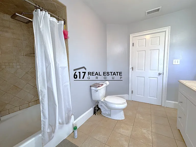 34 Brentwood St — Photo 21