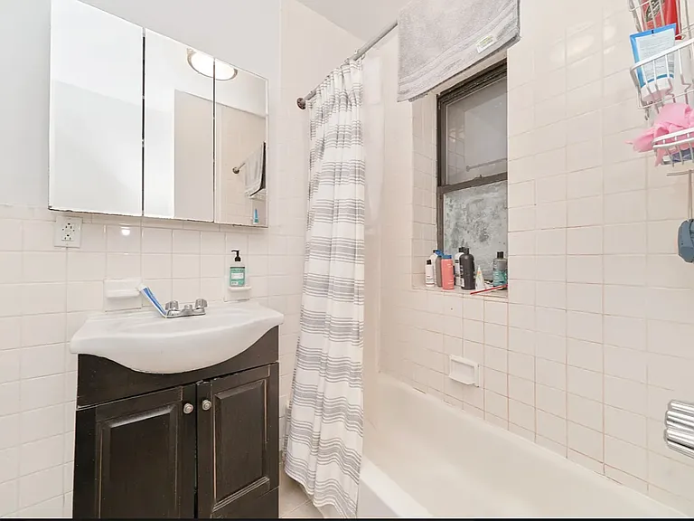 364 W 36th St #3A — Photo 8