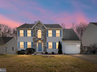 277 E Flagstone Dr, Newark, DE 19702