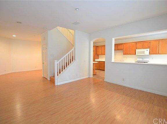 3rd image of 27 Bolinas #97