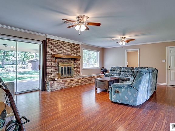 5th image of 214 Sussex Dr