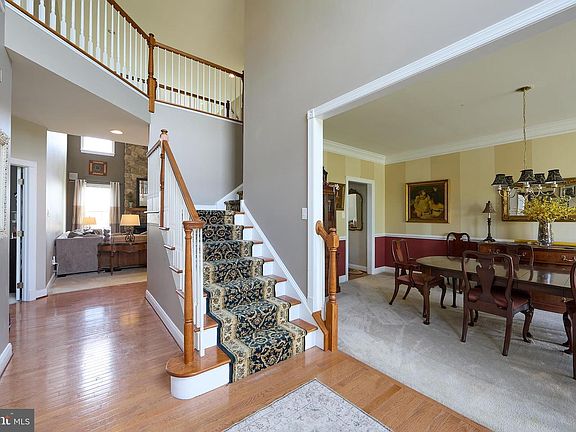 4th image of 1479 Alton Way