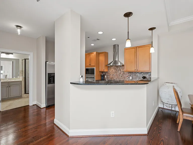 2600 Highland Ave S #701 — Photo 8