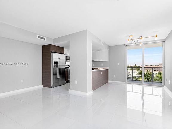 3rd image of 9901 E Bay Harbor Dr APT 703