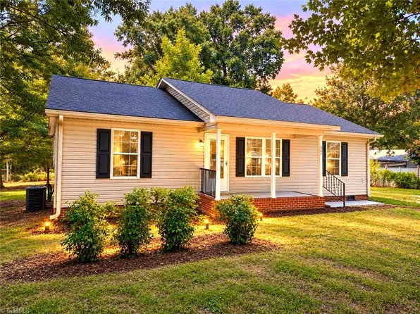304 High Rock Dr, Lexington, NC 27292