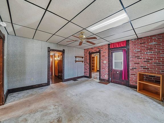 4th image of 1103 Summit St