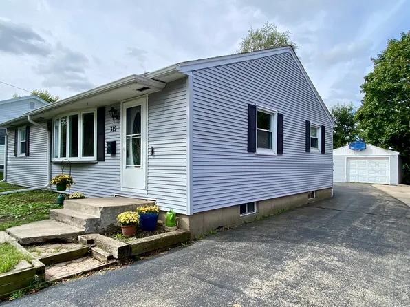 319 West St, Sycamore, IL 60178