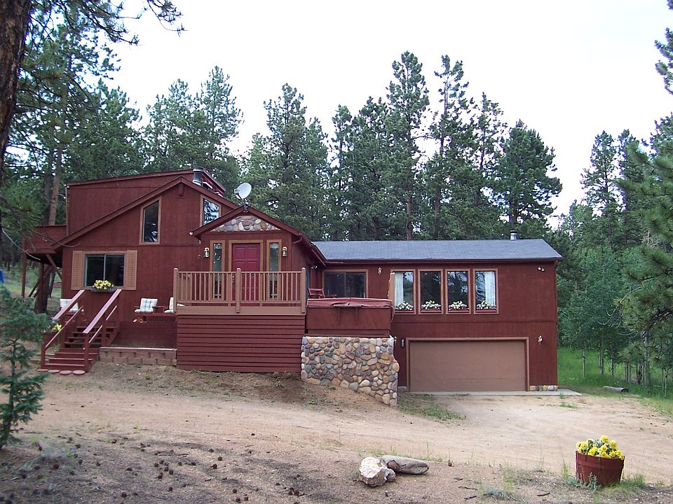 Over 1 acre, 3bd, 2 bath