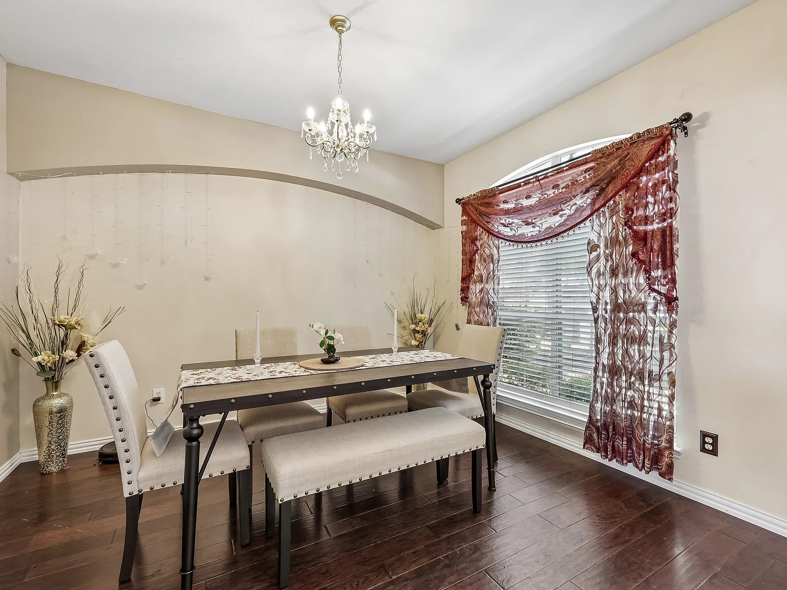 5 bed, 3251 sqft, $3,100 — Photo 4