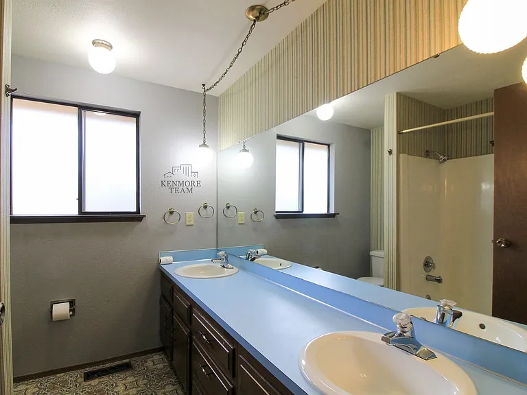 411 Snyder St — Photo 4