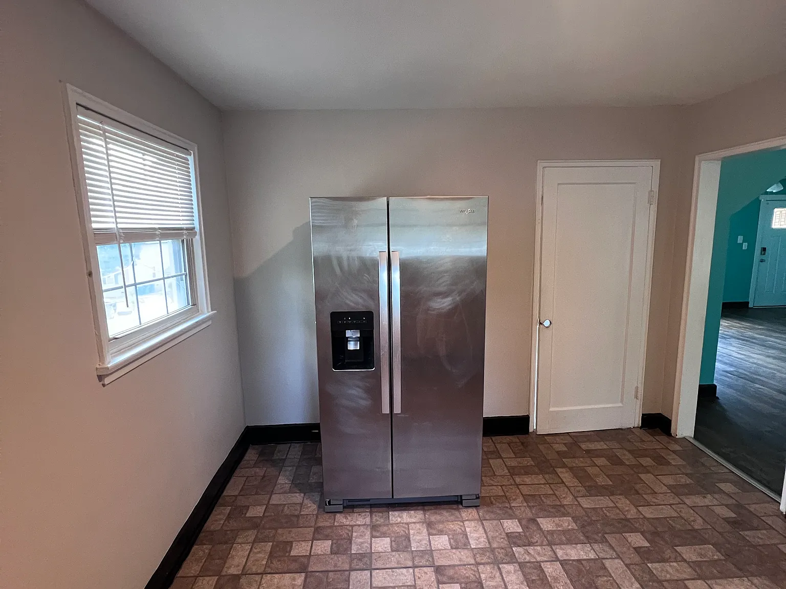 3 bed, 1600 sqft, $2,000 — Photo 3