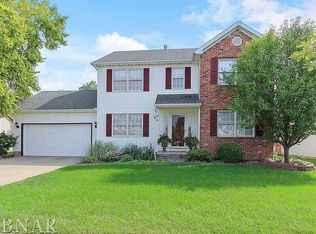 9 Prenzler Dr, Bloomington, IL 61704