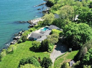 699 Black Point Ln, Portsmouth, RI 02871