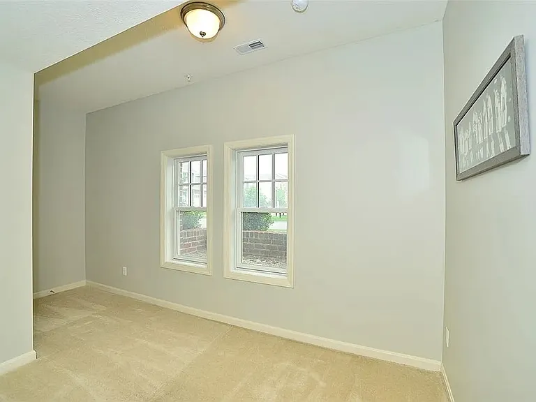 202 Venango Trl — Photo 5
