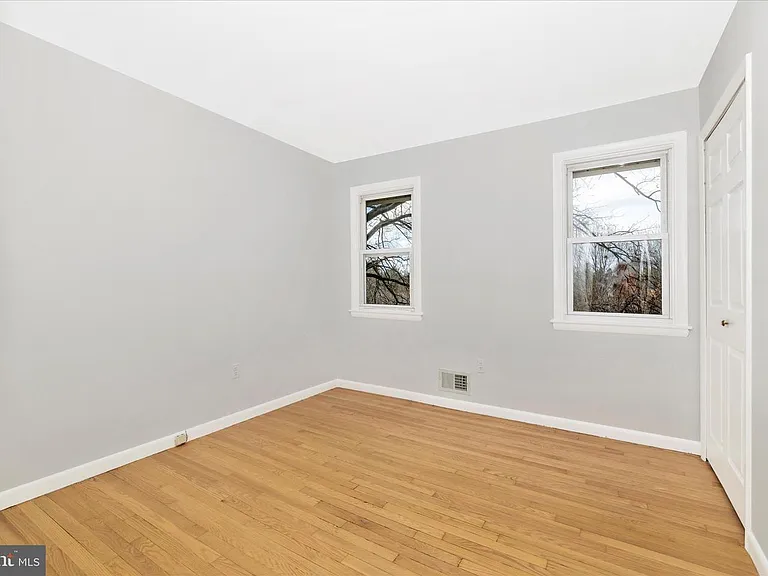 674 College Pkwy — Photo 29