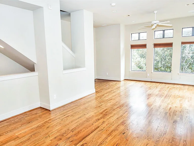 1611 Silver St — Photo 6