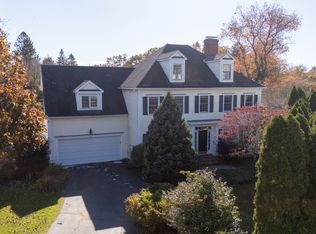 76 Walbin Ct, Fairfield, CT 06824