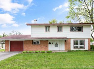 569 Hillcrest Blvd, Hoffman Estates, IL