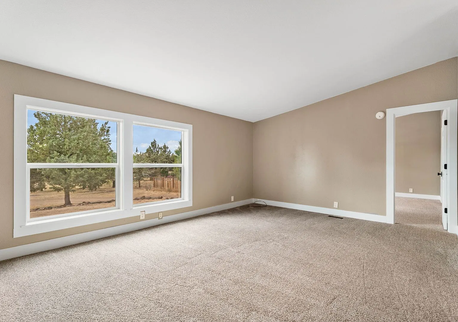 Available Now: Fully Renovated Turnkey Home in Crooked River Ranch! — Photo 4