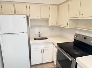 20200 NE 27th Ct APT 9, Aventura, FL 33180