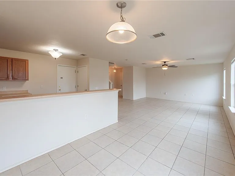 7409 Elk Pass Dr — Photo 6
