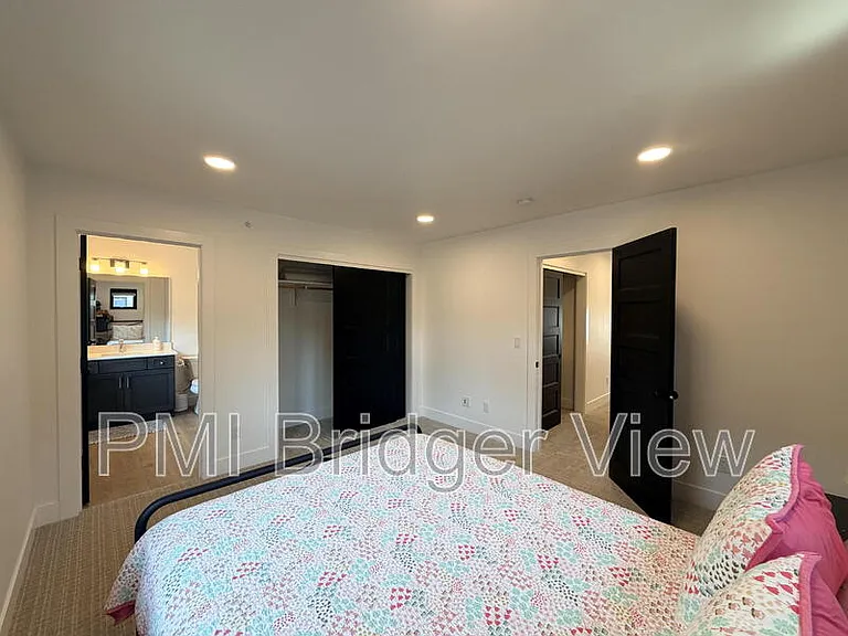 315 W Peach St #1 — Photo 29