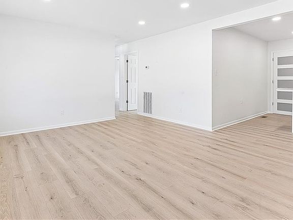 2nd image of 1314 Saxton Dr