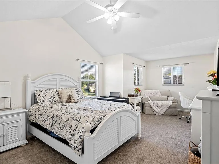 19419 Red Sky Ct — Photo 14