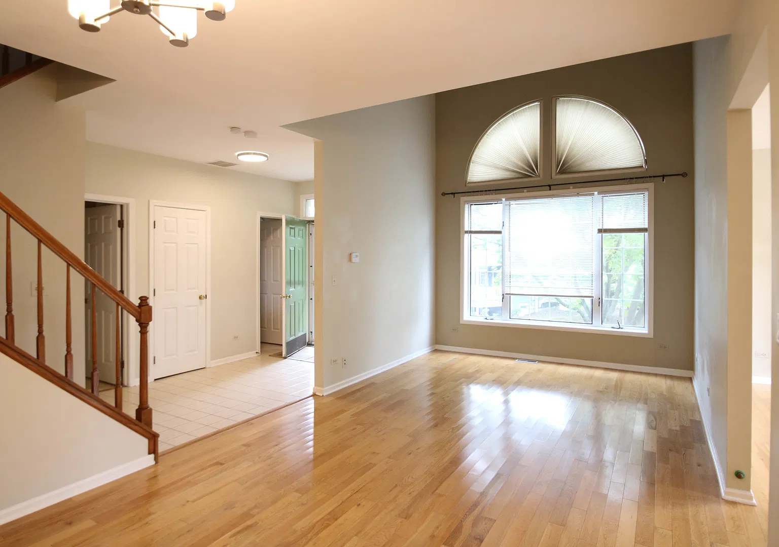 3 bed, 3.5 bath, $3,100 — Photo 3