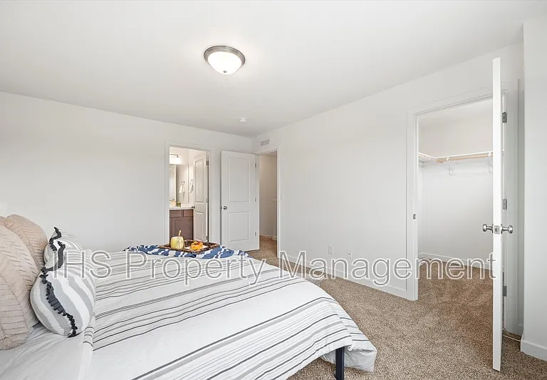 4732 W Quinault Ave — Photo 17