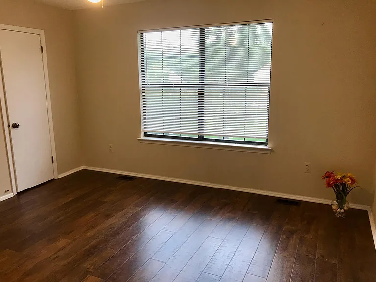 260 Bromley Pl — Photo 13