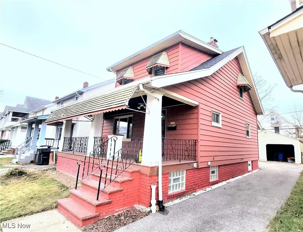 3470 W 118th St photo 1