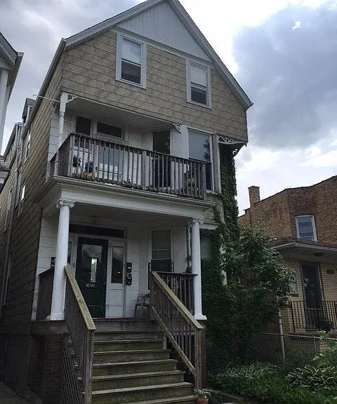 1911 W Eddy St #1 — Photo 1