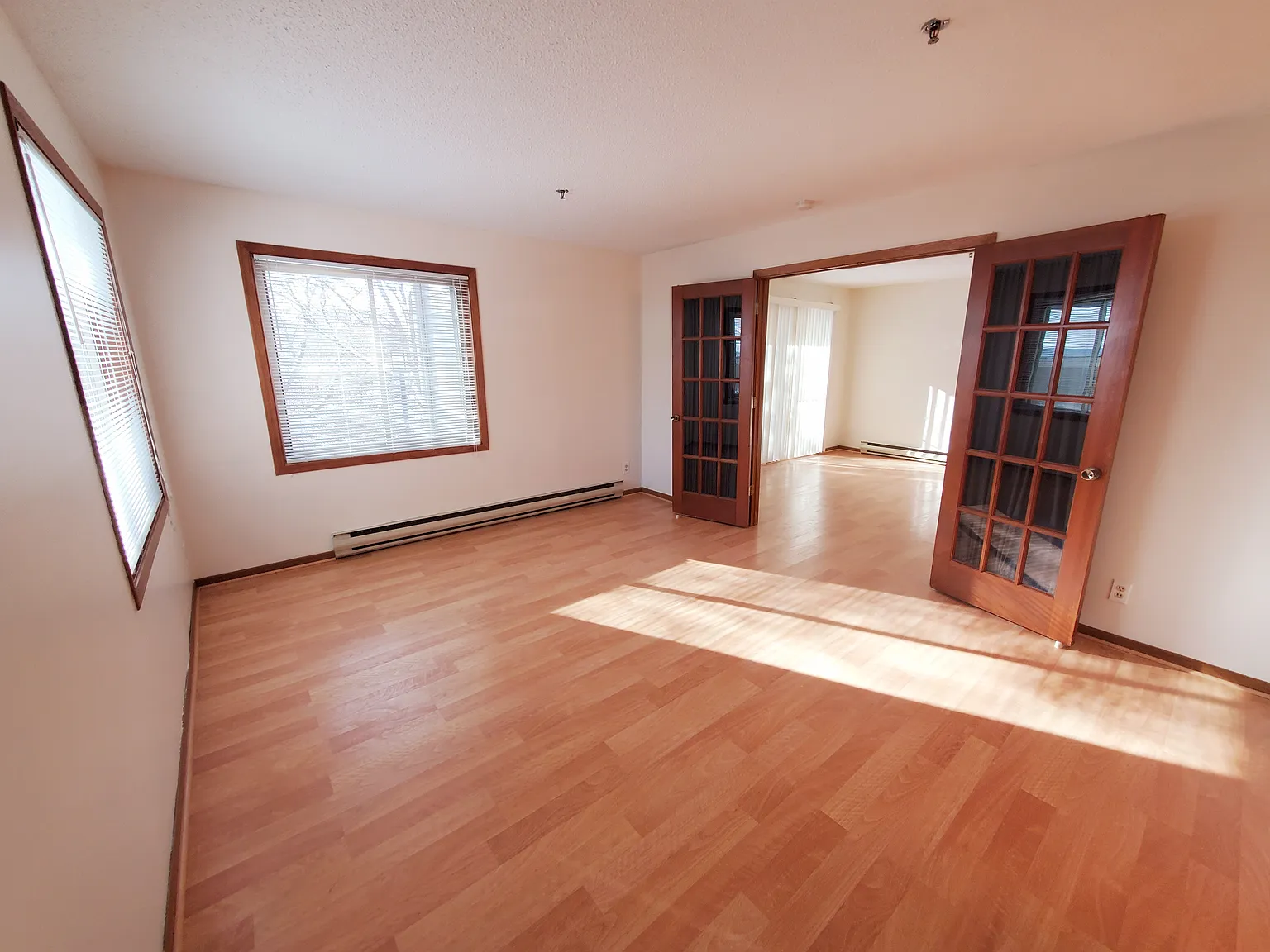 1 bed, 859 sqft, $1,550 — Photo 2
