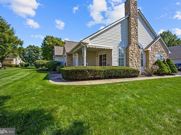 2nd image of 38 Cambridge Ct