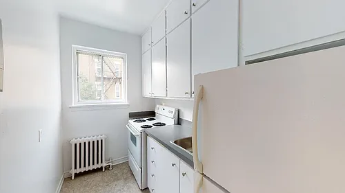425 Elgin St Photo 1