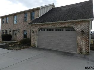 1818 Hoke Rd, Seven Valleys, PA 17360