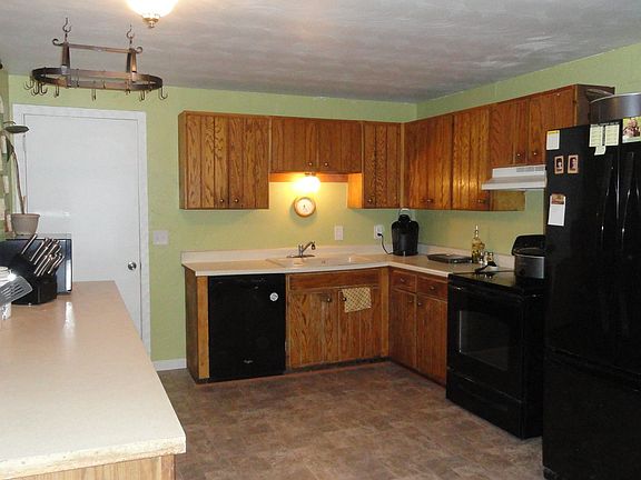 4th image of 18 Thrasher Cir