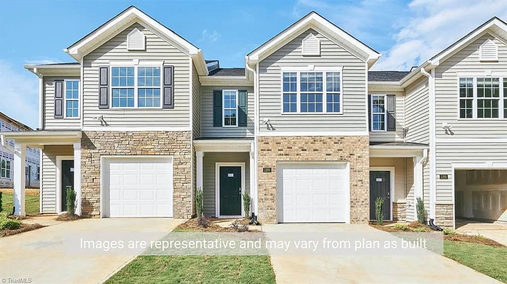 3 bed, 2.5 bath, 1428 sqft, $1,800 — Photo 2