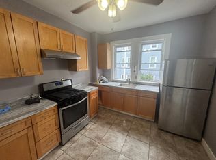 198 Sherman St #3, Cambridge, MA 02140