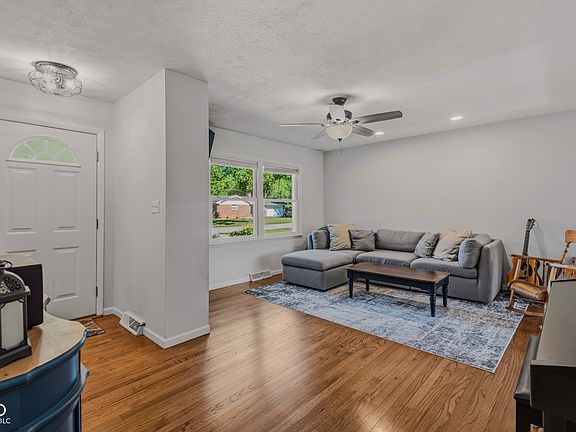4th image of 3375 Carolina St